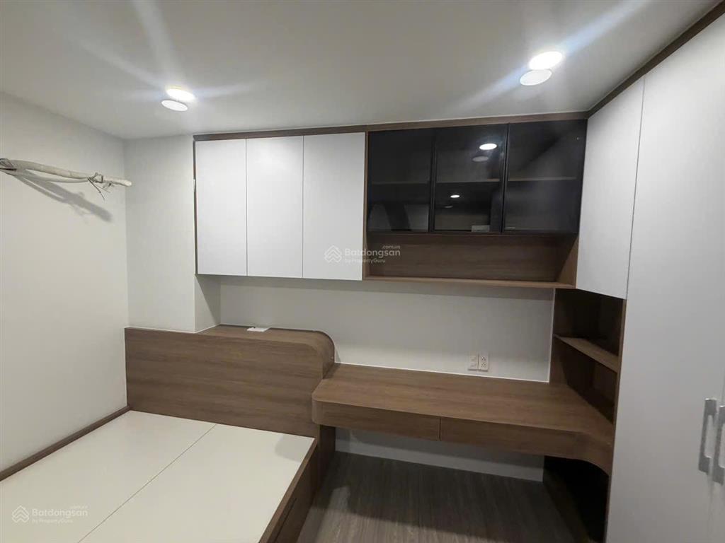 Bán nhà hẻm 114 vườn lài  nhà 1 trệt, 1 lửng 2 lầu 1 tum có 4 phòng ngủ, 4 wc, đường 6m thông