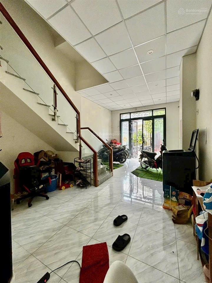 Bán nhà 1 trệt 3 lầu full nội thất có 7 phòng cho thuê 20tr dt  50.6m² dts  181.2m² 5,75 tỷ chốt