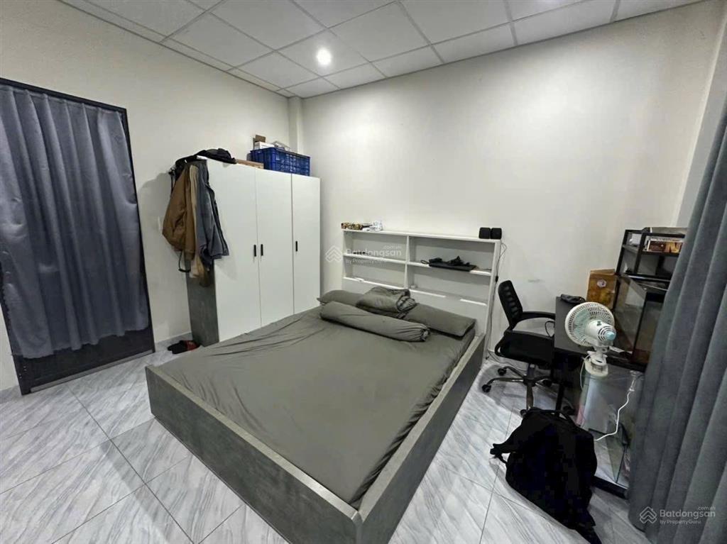 Bán nhà 1 trệt 3 lầu full nội thất có 7 phòng cho thuê 20tr dt  50.6m² dts  181.2m² 5,75 tỷ chốt