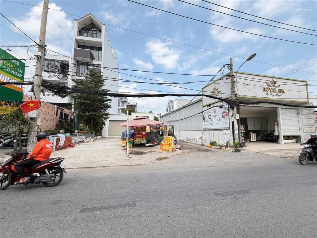 Bán nhà cấp 4 (có mặt bằng và 4 phòng trọ cho thuê) mặt tiền vườn lài, thu nhập ổn định 25 triệu