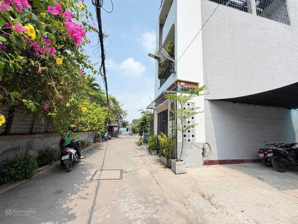 Hàng đẹp bán đất mặt tiền hẻm 190 vườn lài, phường apd diện tích  68.6m2 ( 4.2x16,37m)