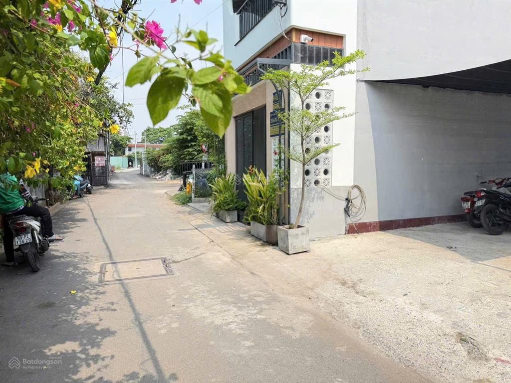 Hàng đẹp bán đất mặt tiền hẻm 190 vườn lài, phường apd diện tích  68.6m2 ( 4.2x16,37m)