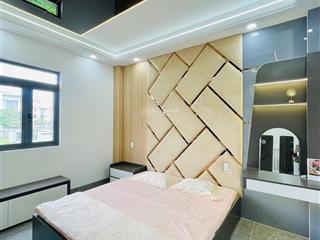 Bán nhà an phú đông 27 gần cầu vượt bình phước  nhà 2 lầu 1 tum có 4 phòng ngủ, 4 wc