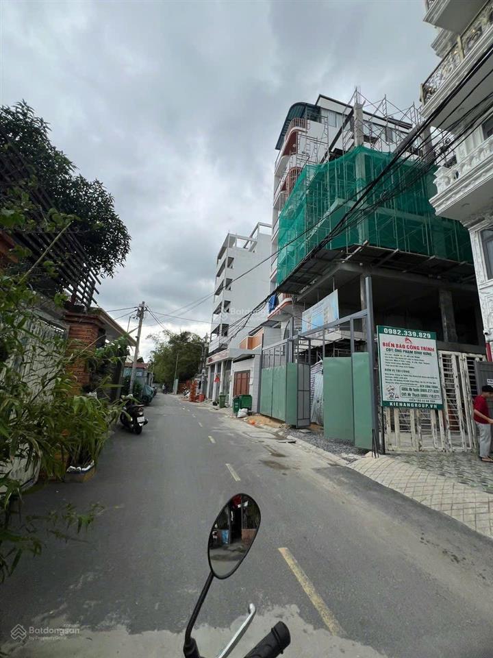 Cần tiền bán gấp nên hạ giá. bán đất mặt tiền hẻm 301 vườn lài 124,9m2 thổ cư 104m2 (5x20,8m)
