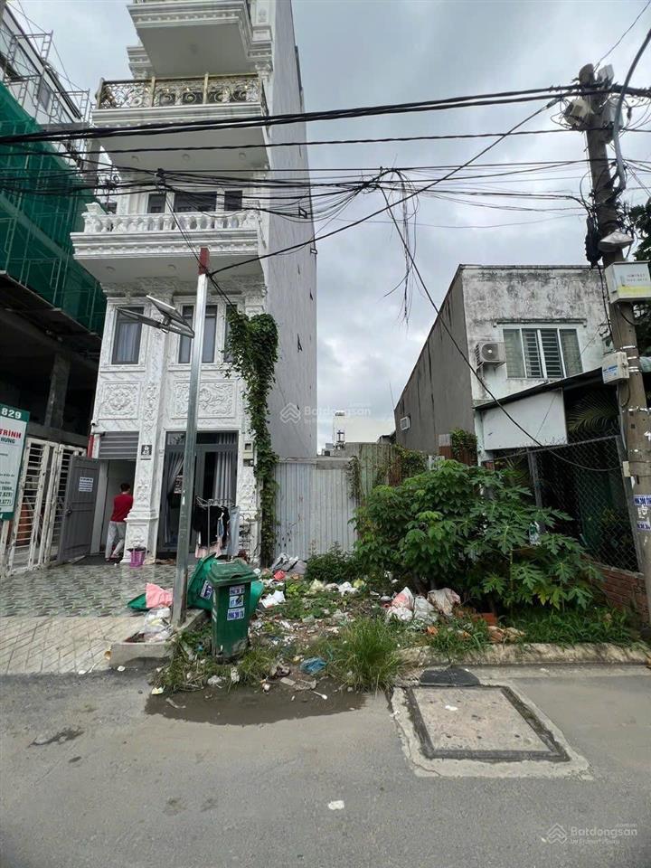 Cần tiền bán gấp nên hạ giá. bán đất mặt tiền hẻm 301 vườn lài 124,9m2 thổ cư 104m2 (5x20,8m)