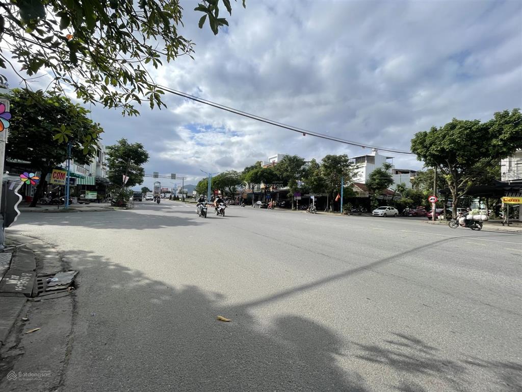 Bán lô góc 2 mt ngã 4 đường lê đại hành và hà mục cẩm lệ