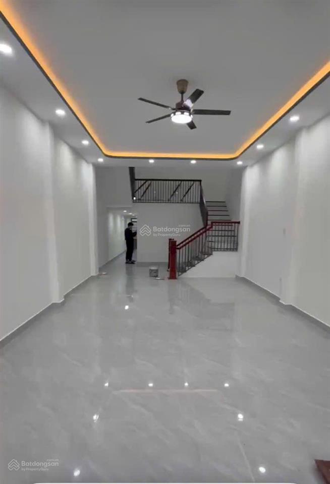 Bán nhà 2 tầng mt kinh doanh đường phạm hùng hoà xuân