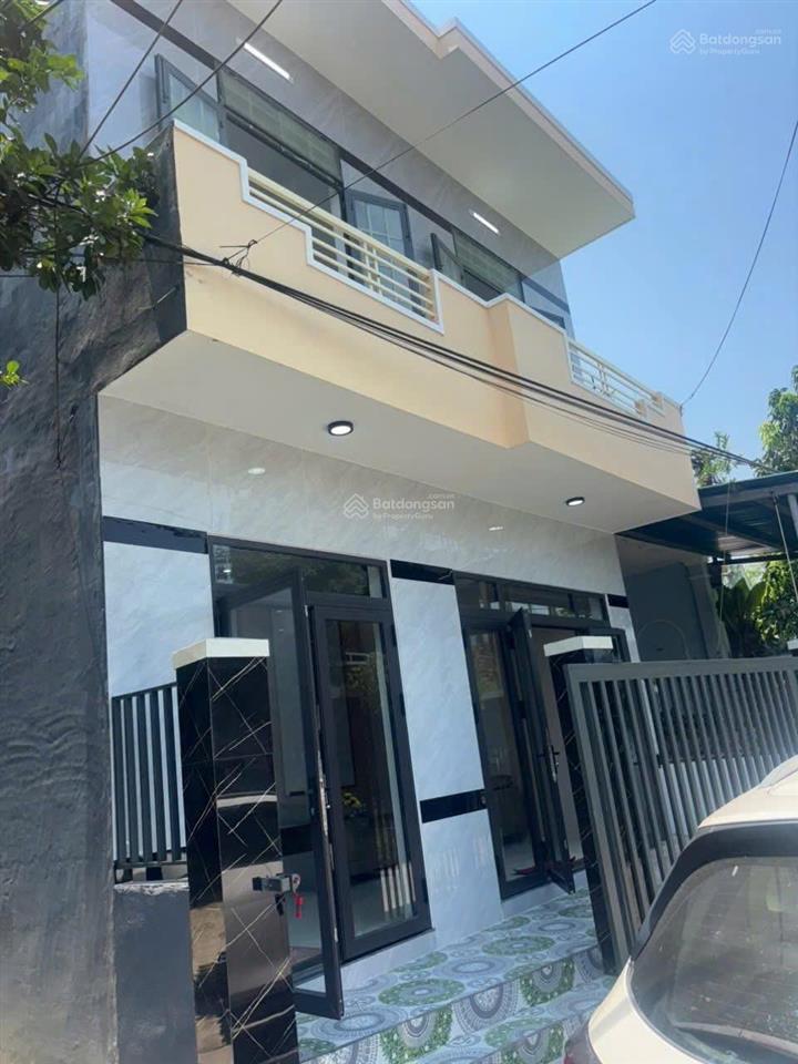 Bán nhà 2 tầng thôn đông hoà hoà xuân , vị trí gần quốc lộ 1a, gần chợ, gần trường