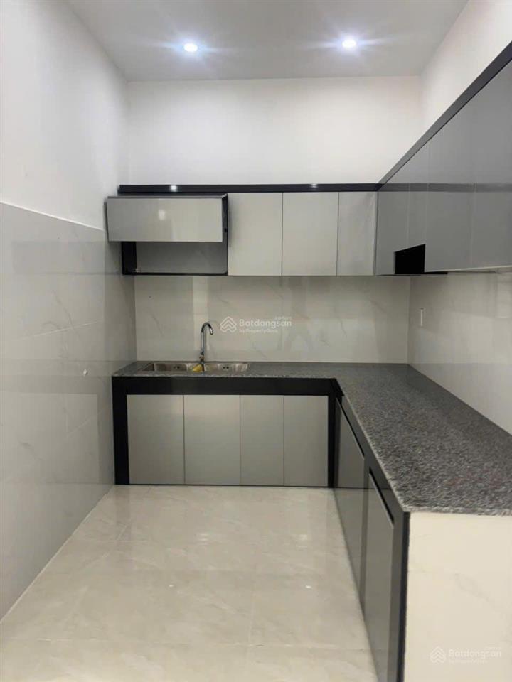 Bán nhà 2 tầng thôn đông hoà hoà xuân , vị trí gần quốc lộ 1a, gần chợ, gần trường