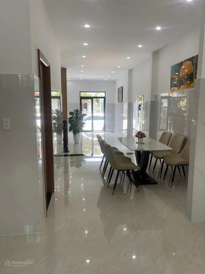 Bán nhà 2 tầng thôn đông hoà hoà xuân , vị trí gần quốc lộ 1a, gần chợ, gần trường