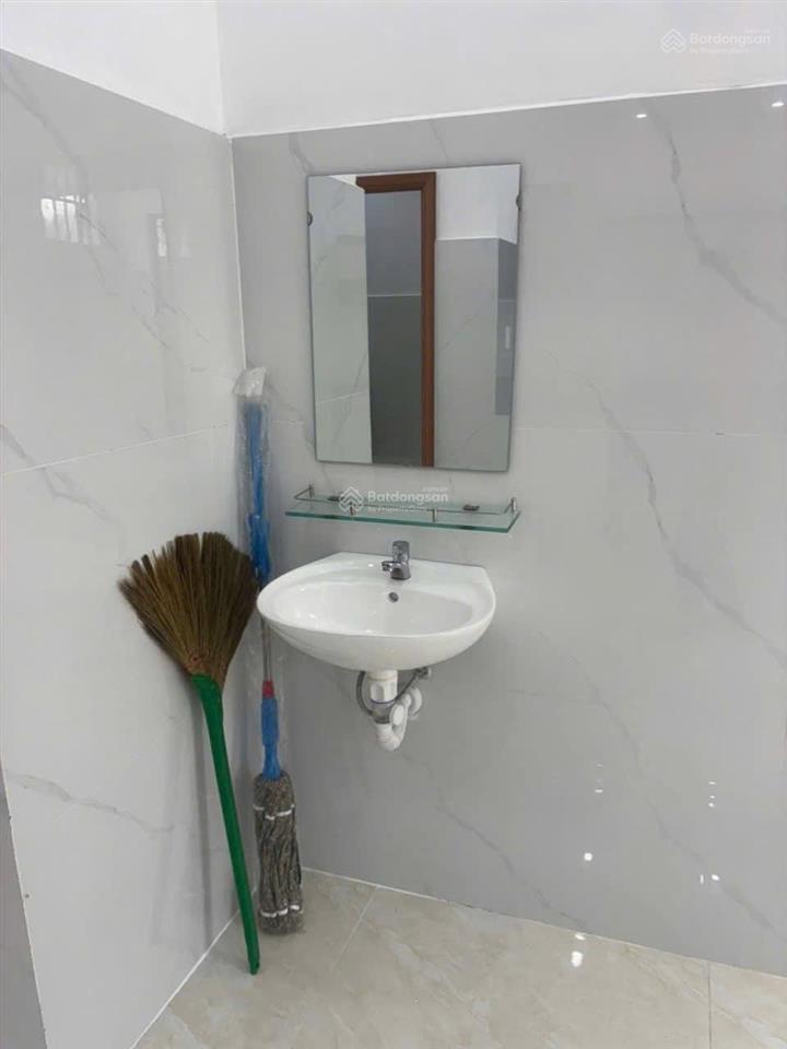 Bán nhà 2 tầng thôn đông hoà hoà xuân , vị trí gần quốc lộ 1a, gần chợ, gần trường