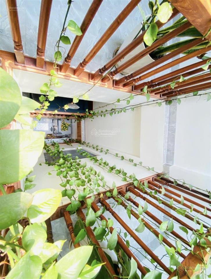 Bán nhà 3 tầng 3 mê full nội thất gỗ hương  đẹp, kiên cố vô ở liền đường bầu gia thượng cẩm lệ