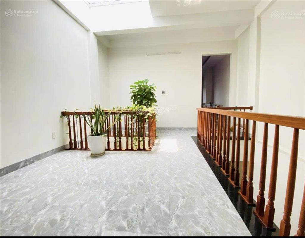 Bán nhà 3 tầng 3 mê full nội thất gỗ hương  đẹp, kiên cố vô ở liền đường bầu gia thượng cẩm lệ