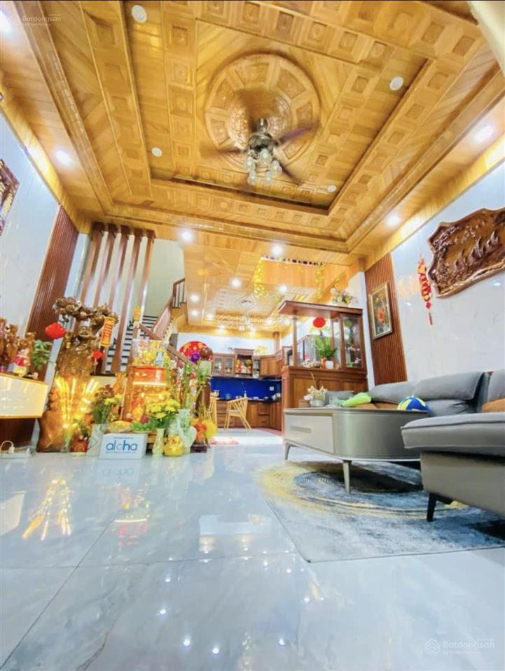 Bán nhà 3 tầng 3 mê full nội thất gỗ hương  đẹp, kiên cố vô ở liền đường bầu gia thượng cẩm lệ