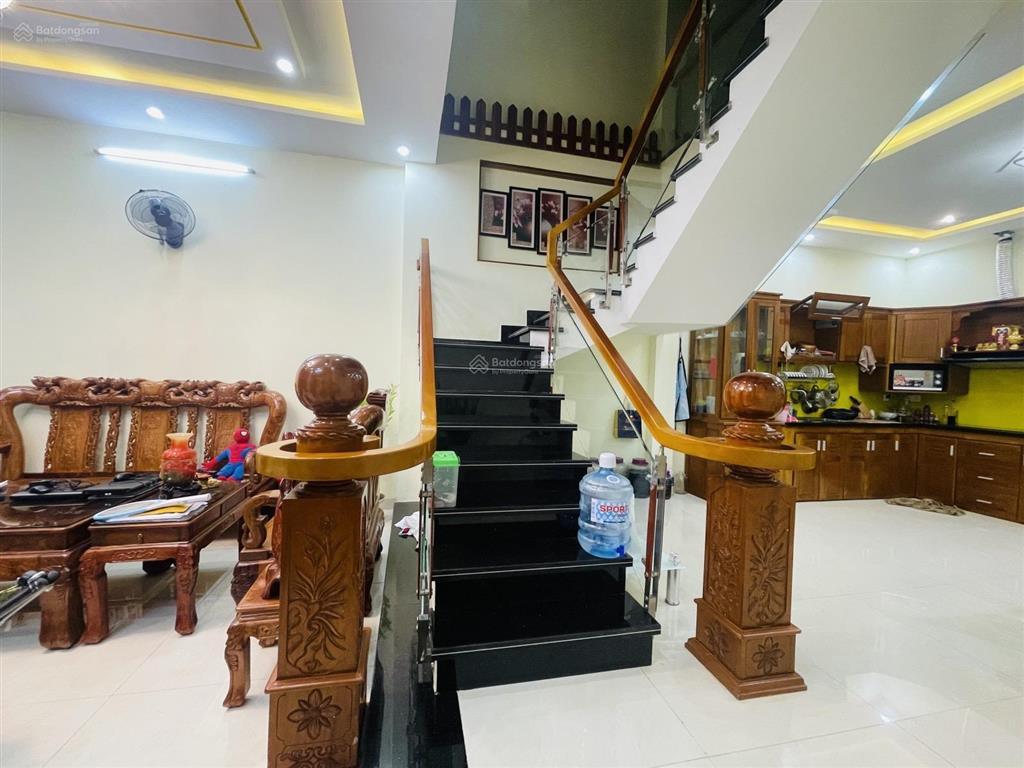 Bán nhà 3 tầng 3 mê đường 5m5 bầu gia thượng hoà thọ đông cẩm lệ