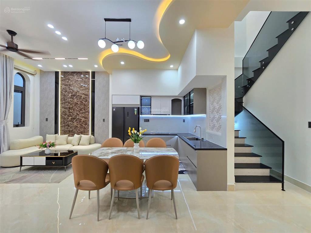 Bán nhà 2 tầng 2 mê kiên cố full nội thất thôn giáng đông hoà xuân vô ở liền, nhà xây chắc chắn