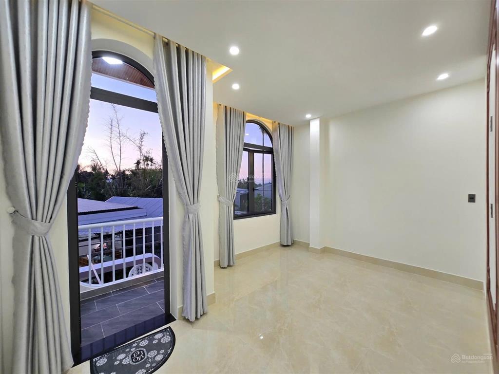 Bán nhà 2 tầng 2 mê kiên cố full nội thất thôn giáng đông hoà xuân vô ở liền, nhà xây chắc chắn