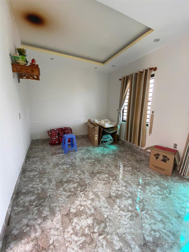 Chủ gửi bán nhà 3 tầng 3 mê thôn lệ sơn bắc  hòa tiến, gần đường đt 605, kiên cố, vô ở liền
