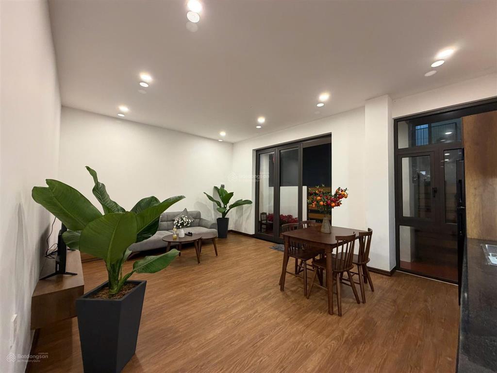 Bán nhà đỗ mê kiên cố sát chợ lệ trạch, ô tô 5m thông thoáng, full nội thất