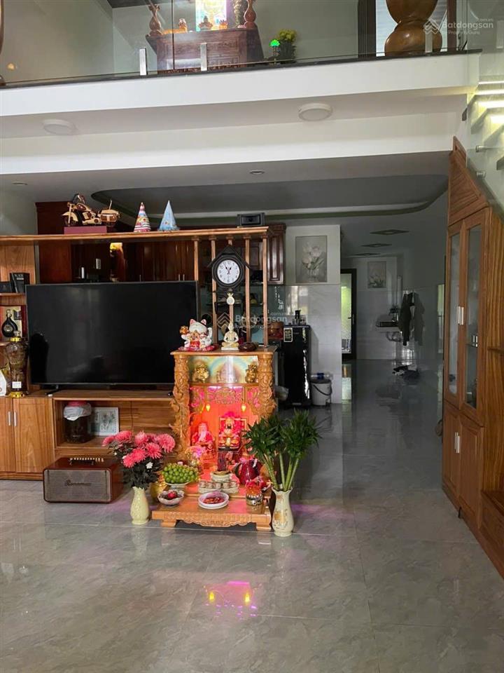 Bán nhà 2 tầng kiên cố thôn yến nê 1  hòa tiến, gần trường học, gần chợ, kiên cố vô ở liền