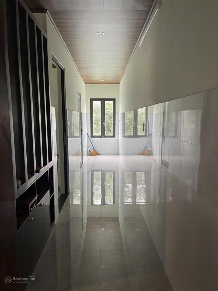 Bán nhà 2 tầng kiên cố thôn yến nê 1  hòa tiến, gần trường học, gần chợ, kiên cố vô ở liền
