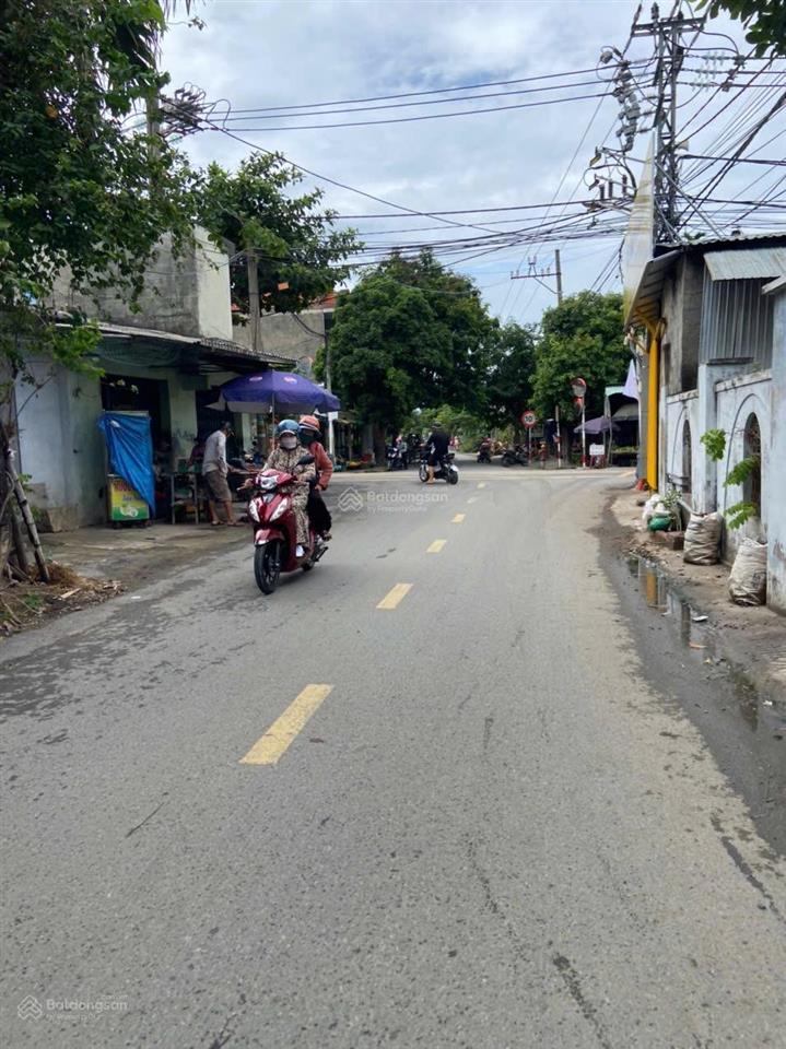Chủ gửi bán nhà 2 tầng 2 mê kiên cố đường ô tô 6m sát ngã tư đường nhựa la bông  hòa tiến