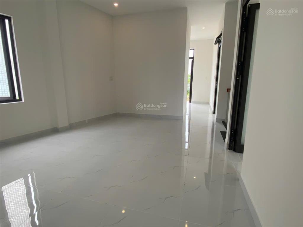 Chủ gửi bán nhà 2 tầng 2 mê kiên cố đường ô tô 6m sát ngã tư đường nhựa la bông  hòa tiến
