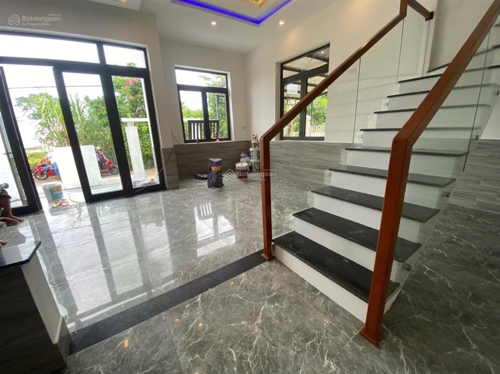 Chủ gửi bán nhà 2 tầng 2 mê kiên cố đường ô tô 6m sát ngã tư đường nhựa la bông  hòa tiến