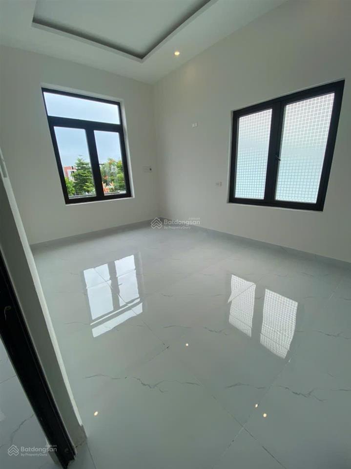 Chủ gửi bán nhà 2 tầng 2 mê kiên cố đường ô tô 6m sát ngã tư đường nhựa la bông  hòa tiến
