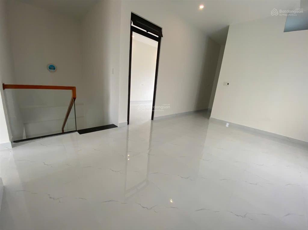 Chủ gửi bán nhà 2 tầng 2 mê kiên cố đường ô tô 6m sát ngã tư đường nhựa la bông  hòa tiến