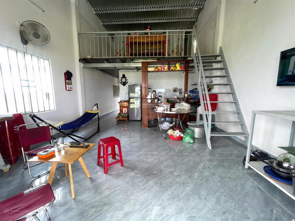 Bán nhà cấp 4 gác lửng thôn lệ sơn 1  hòa tiến, gần chợ lệ trạch