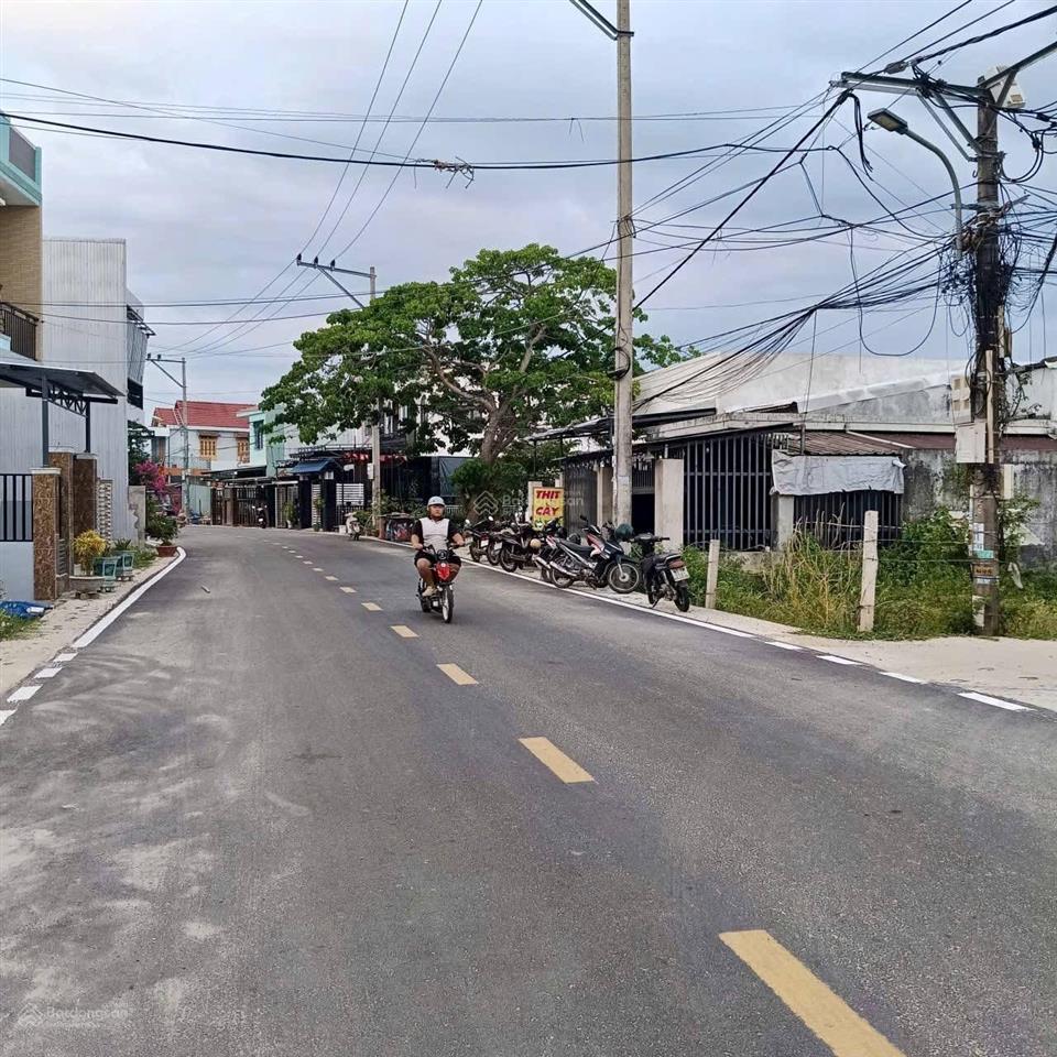 Bán nhà cấp 4 gác lửng thôn lệ sơn 1  hòa tiến, gần chợ lệ trạch