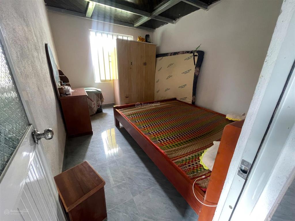 Bán nhà cấp 4 gác lửng thôn lệ sơn 1  hòa tiến, gần chợ lệ trạch