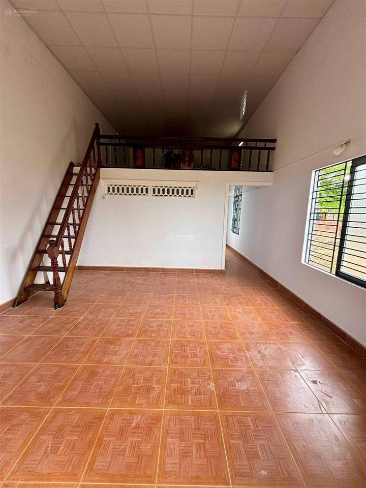 Bán nhà cấp 4 gác lửng đường ô tô đi thôn la bông  hoà tiến view đồng mát mẻ