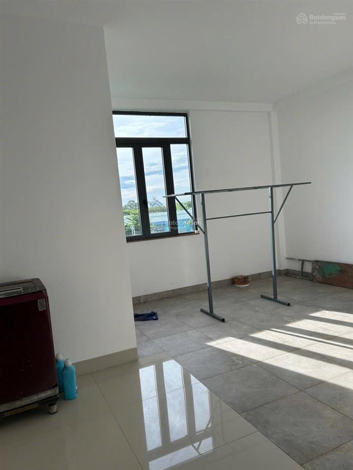 Bán nhà 3 tầng 3 mê full nội thất tái định cư la bông hoà tiến gần đường đt 605 ngay trung tâm