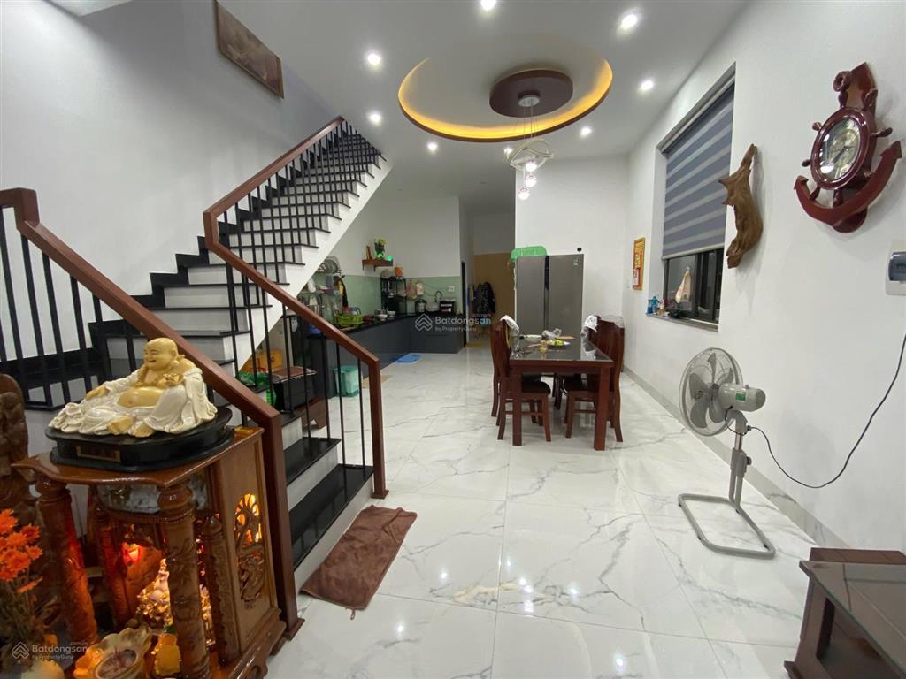 Chủ gửi bán nhà 2 tầng kiên cố hiện đại, full nội thất  ô tô đậu trước nhà hòa châu  hòa xuân mới