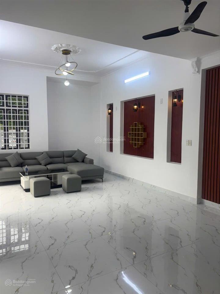 Bán nhà biệt thự 2 tầng thôn giáng nam 2  hòa xuân mới, đường ô tô 8m  nhà kiên cố vô ở liền
