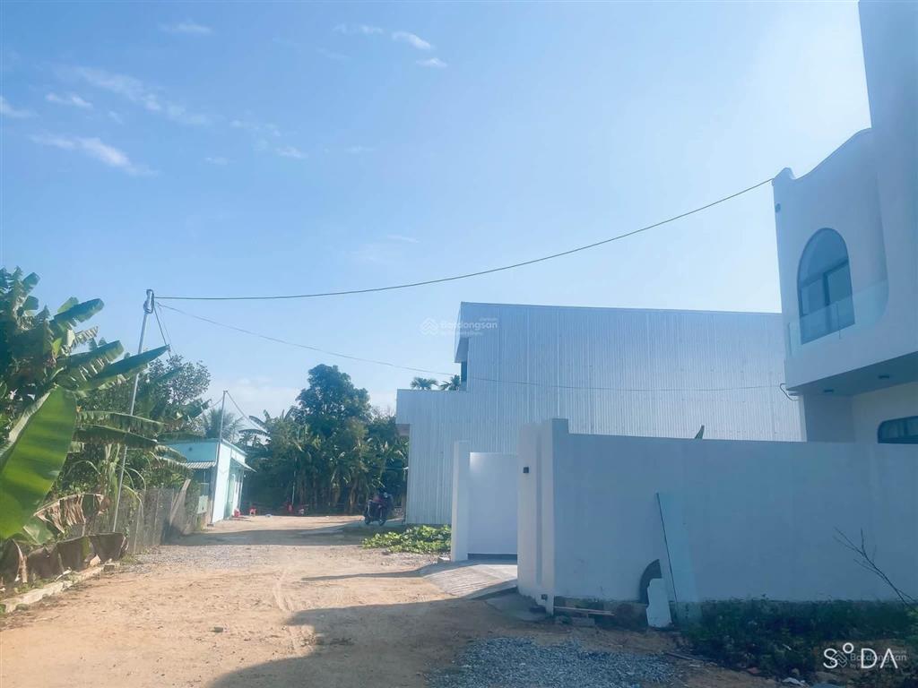 Bán lô đất quang châu  hòa xuân đất kẹp giữa 2 nhà đẹp