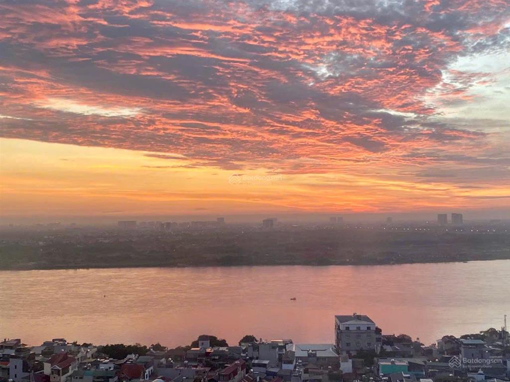 Bán gấp căn góc 3pn 126m2 tầng trung view trực diện sông hồng tại tòa t3 chung cư sun ancora