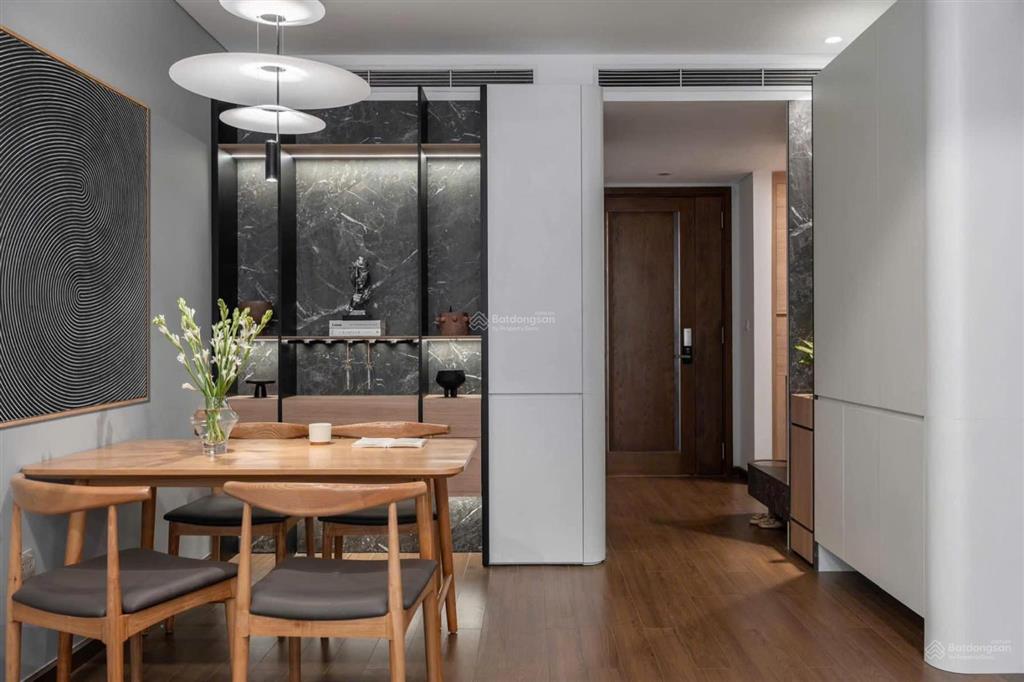 Chuyển công tác cần bán gấp căn 2pn/2wc diện tích 90m2 view sông hồng tại sunancora số 3 lương yên