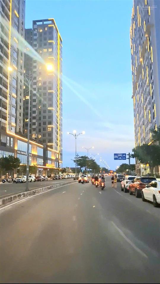 Bán lô đất 2mt đường hoàng minh thắng, sát 4 tòa căn hộ plaza khu fpt, vị trí kinh doanh sầm uất