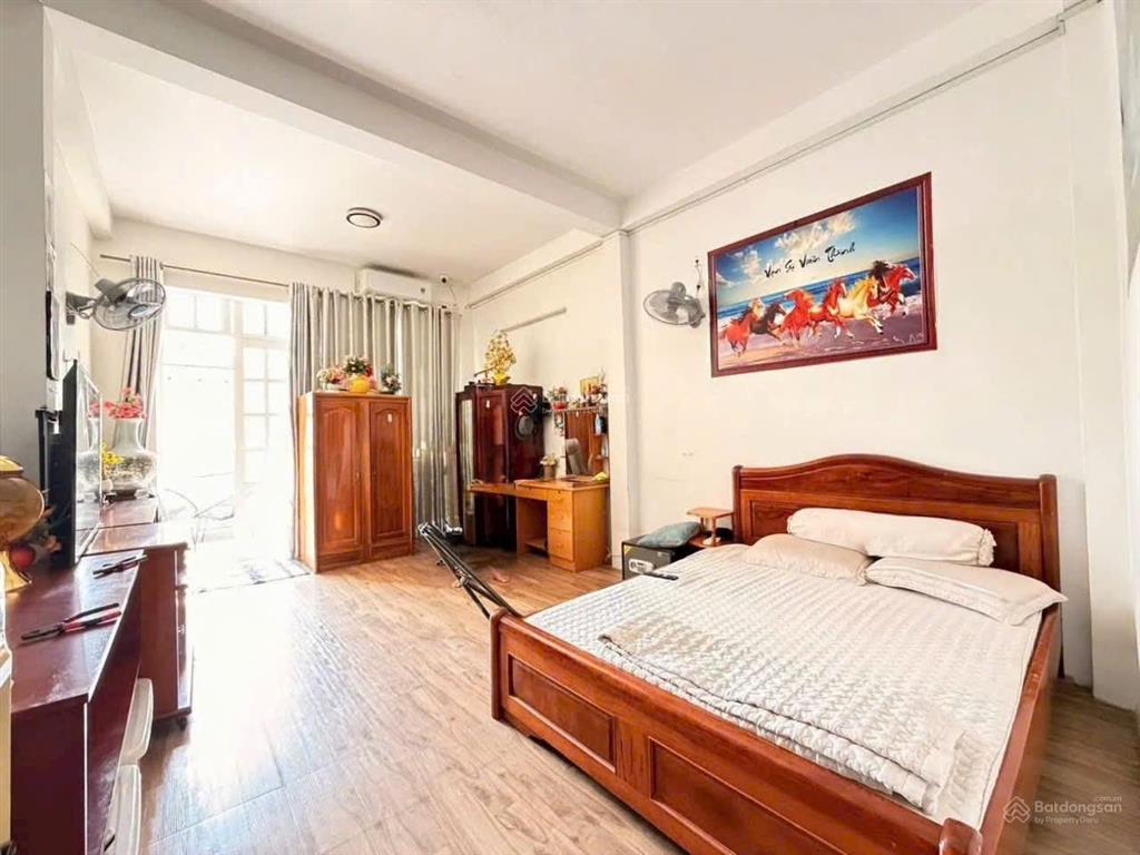 Bán nhà hẻm 5m đường tân sơn nhì, quận tân phú, dt 4x15m  đúc 3 tầng, nhà mới ở ngay