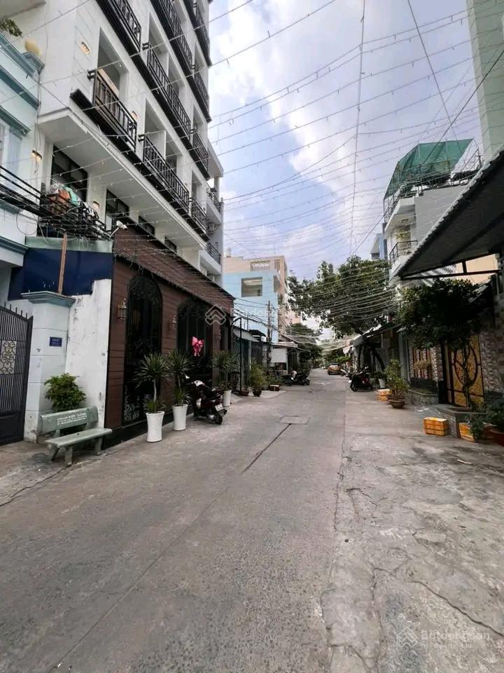 Bán nhà hẻm 6m thoại ngọc hầu, tân phú, dt 4x12m, 2 lầu, khu dân trí, sát ủy ban tân phú