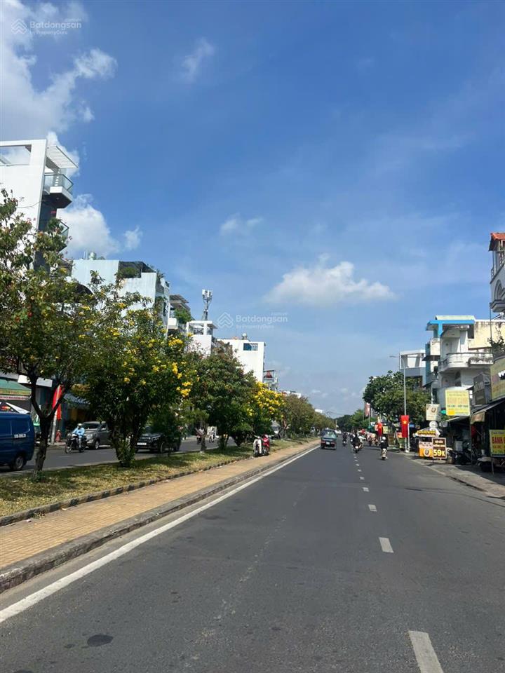 Bán nhà mặt tiền lê thúc hoạch, p. phú thọ hoà, q. tân phú, dt 4x11m, 2 lầu