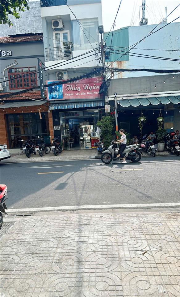 Bán nhà mặt tiền lê thúc hoạch, p. phú thọ hoà, q. tân phú, dt 4x11m, 2 lầu