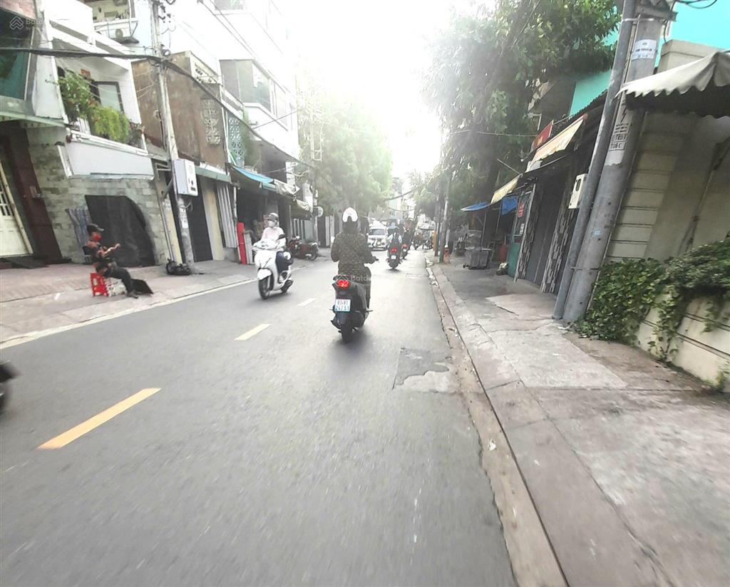 Bán nhà mặt tiền trịnh đình trọng, q.tân phú, dt 53m2, lửng + 2 lầu, giáp với q.11