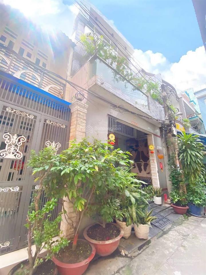 Bán nhà hoà bình hxh93m23tầngsát mặt tiềnngay đầm sen nhỉnh 10tỷ