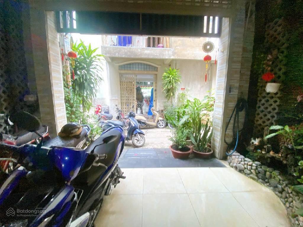 Bán nhà hoà bình hxh93m23tầngsát mặt tiềnngay đầm sen nhỉnh 10tỷ