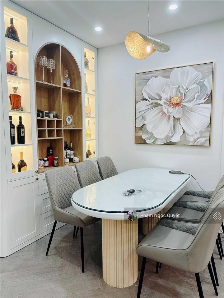 (giá thật) chính chủ bán căn 100m2, 3pn + tầng trung + full nội thất đẹp giá 10.9 tỷ cc golden palm