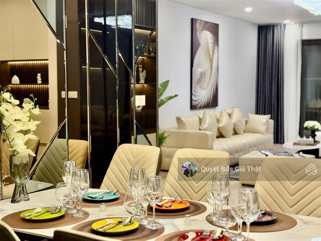 Giá thật chính chủ bán căn 122m2, 3 phòng ngủ + 2 vệ sinh tầng trung đẹp 14 tỷ golden palace